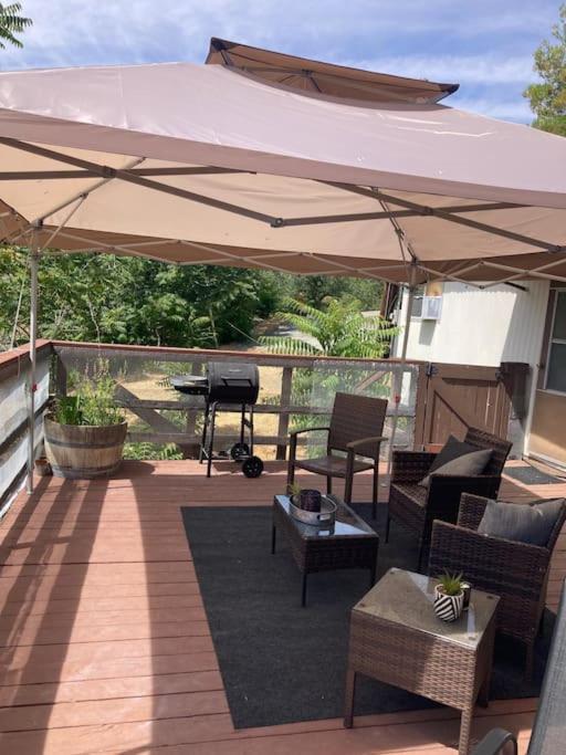 Shirley Creek Retreat: A Mountain Oasis Villa Wofford Heights Bagian luar foto